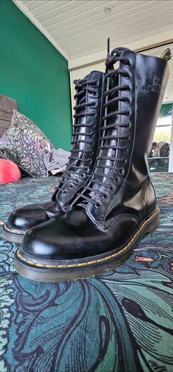 Dr. Marten 14 hole, size 11