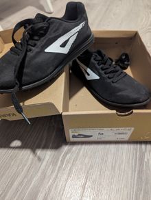 Running spikes shoes