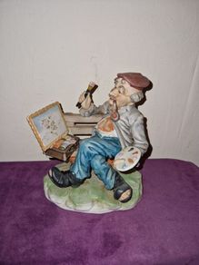 Capodimonte statue - Man painting on bench