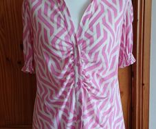BNWTS Dunnes ladies pink and white short sleeve blouse size 18