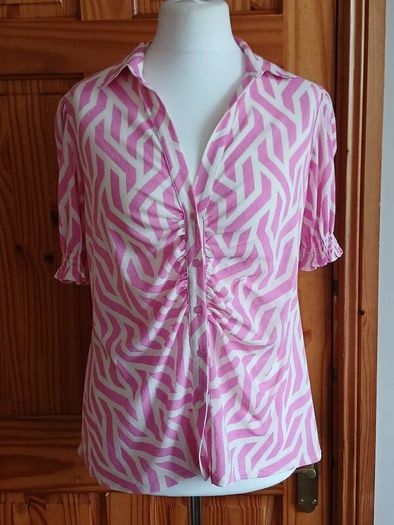 BNWTS Dunnes ladies pink and white short sleeve blouse size 18