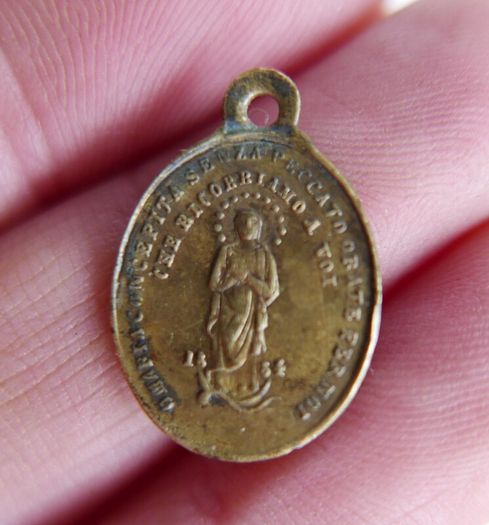 Vintage Religious Jewelry lot, holy Medal, Crucifixes