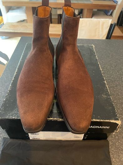 Magnanni Men's Cognac Suede Chelsea Boots