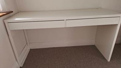 Micke Ikea white desk