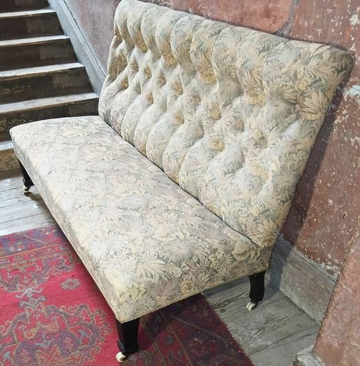 Victorian antique Settee