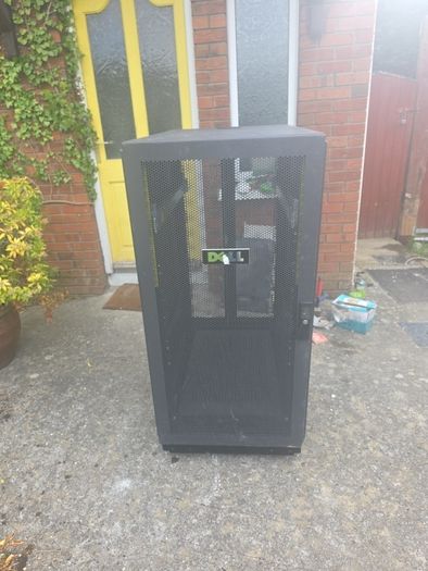 Dell Server Computer  Rack Enclosure 24U