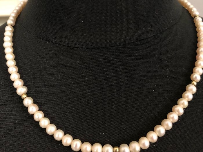 pearl necklace