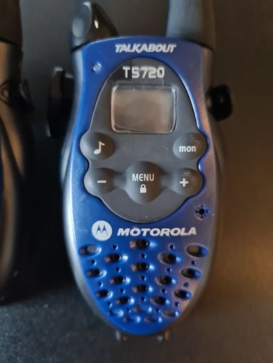 Motorola T5720 FM Walkie Talkie 2 Way Radio