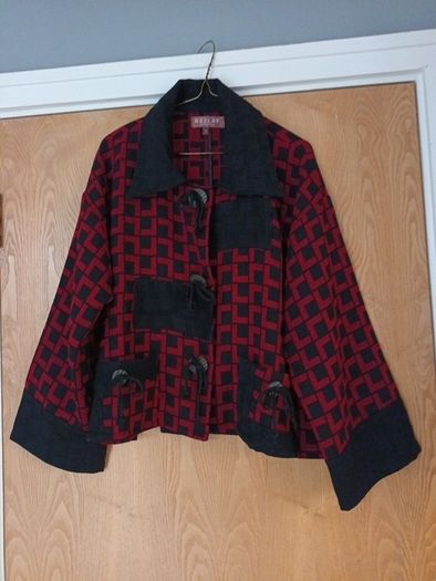 Neslay Red/Black  Box Jacket. S .18.   New- No Tag.