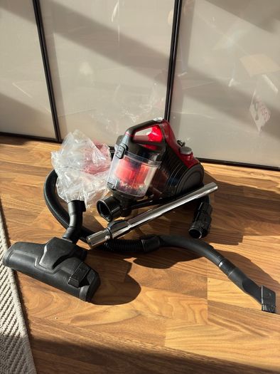 ESSENTIALS C700VC18 Cylinder Bagless Vacuum Cleaner