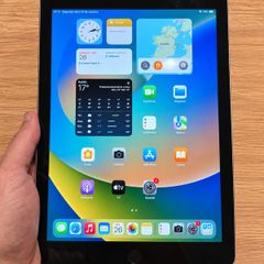 Apple iPad 6th Generation 32GB