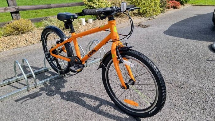 Frog 52 Hybrid Bike (Excellent Condition)