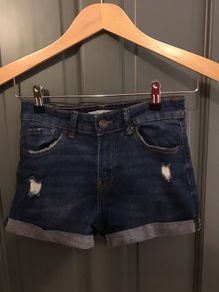 Bershka girls denim shorts size 34/6 aged 13+ years