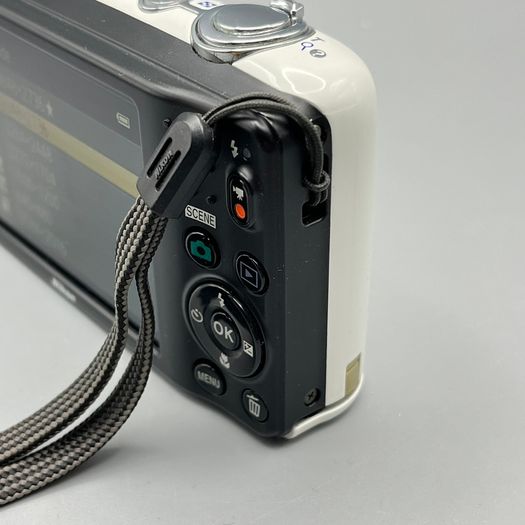 Nikon Digital Camera Coolpix L25 10.1MP White Tested + Full Kit - Boxed