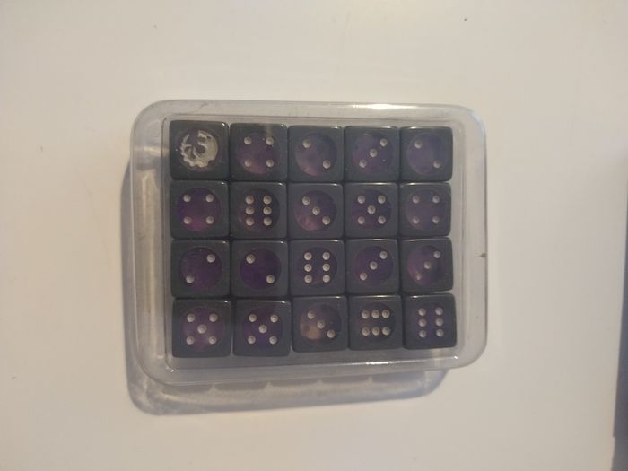 Genestealer cult dice set OOP