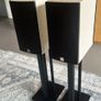 DALI Rubicon 2 speakers white - New condition - Boxed with stands Image 2