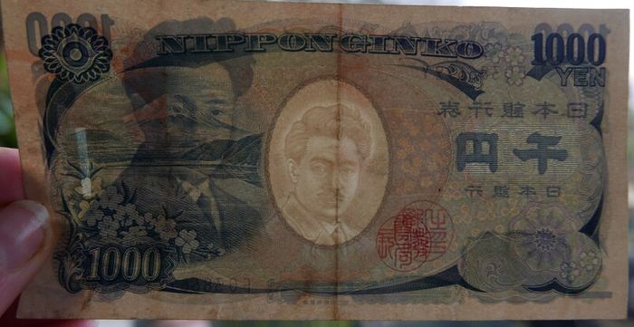Variety of 10 Different Foreign Banknotes most of Peru
