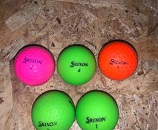 (5) Colored Srixon Soft feel golf balls