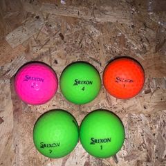 (5) Colored Srixon Soft feel golf balls