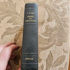Missel Du Dimanche. French Sunday Missal.  In Good Condition.  See Photos For Same.
