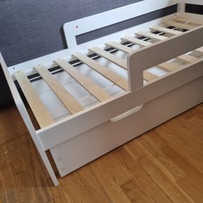 kids bed matress included