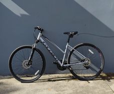 Hybrid bike - Unisex, like new