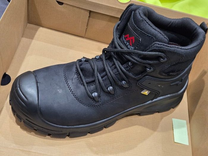 Safety boots size 10