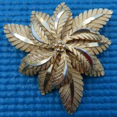 Vintage Modernist Mid Century Gold Tone Abstract Star Brooch