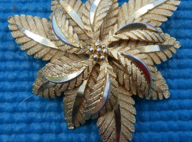Vintage Modernist Mid Century Gold Tone Abstract Star Brooch