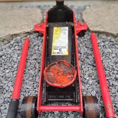Hydraulic Floor Jack - 3 Ton