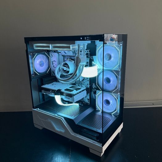 Custom Gaming Pc - Ryzen 7 7800x3d / Rtx 5070 White / 32gb Ddr5 / 1tb Ssd