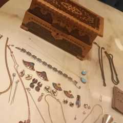 Italian jewellery box, probably Sorrento, jewellery, some stamped. D18 post 10e