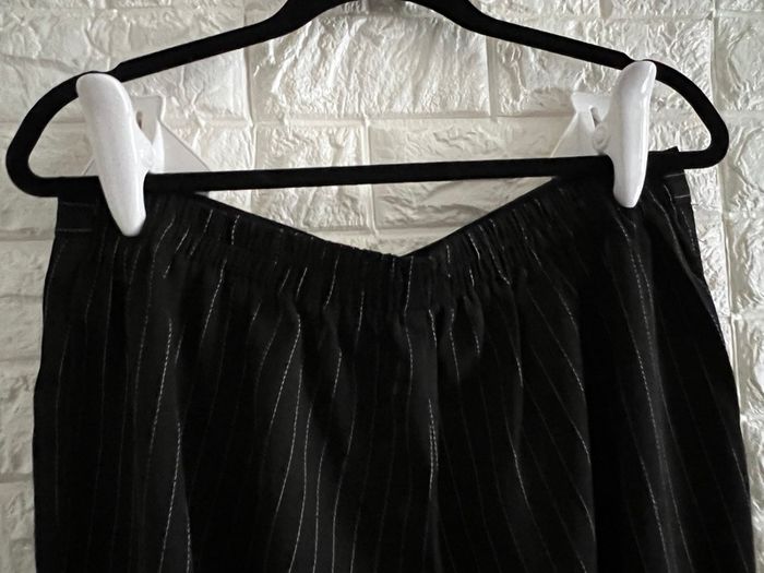 Bundle of Trousers and Leggings with stretchy waist and regular length.