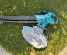 Makita Blower Vacuum 18v