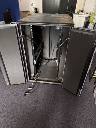 acoustic server/rack cabinet