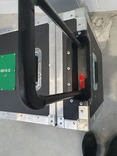 Flight case on wheels  with  Retractable handle