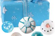 Bomb Cosmetics Let it Snow Handmade Wrapped Bath and Body Gift Pack, Contains 5-Pieces [Contents May Vary], 410g