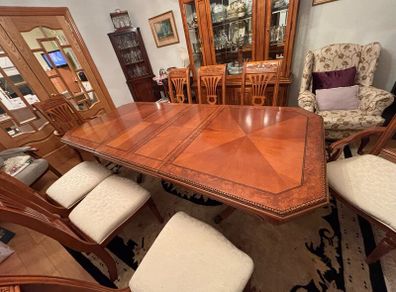 Dining Room 8 Seater Table and Dresser