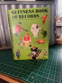 Guinness Book of Records 1974 Hardback Book