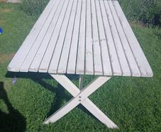 garden table and chairs
