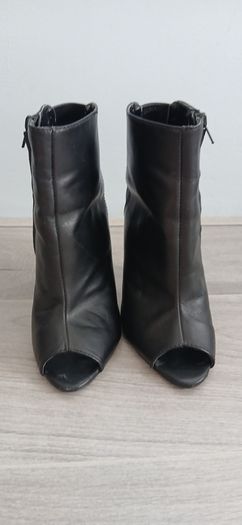 Black open toe leather Heels