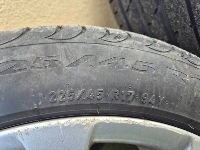 Bmw 17" Alloy wheels 5x120 V.good Tyres