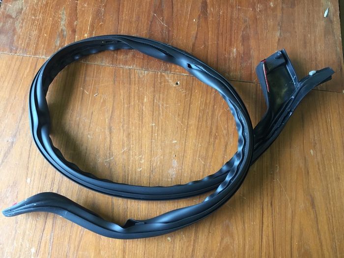 Weatherstrip (Fiat Punto)