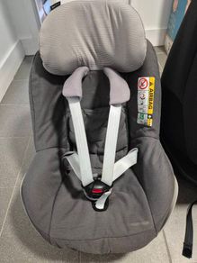 Maxi Cosi 2 Way Pearl Car Seat
