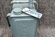 Vintage oil can