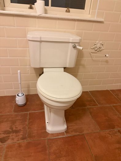 toilet Adelphi by shires,