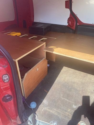 Peugeot van
