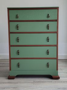 Vintage chest of drawers