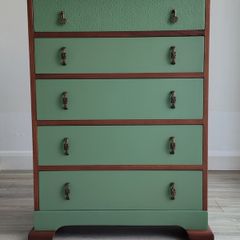 Vintage chest of drawers