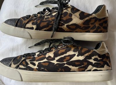 Guess Trainers